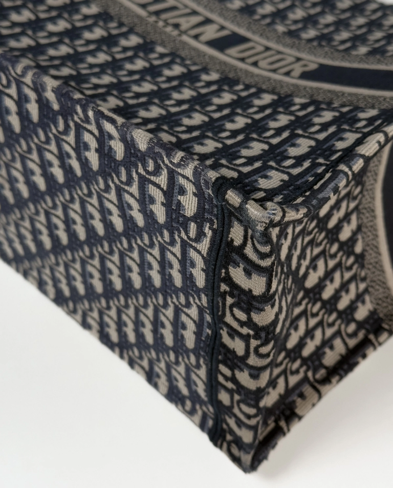 Torebka Tote Book w monogram marki DIOR - Image #4