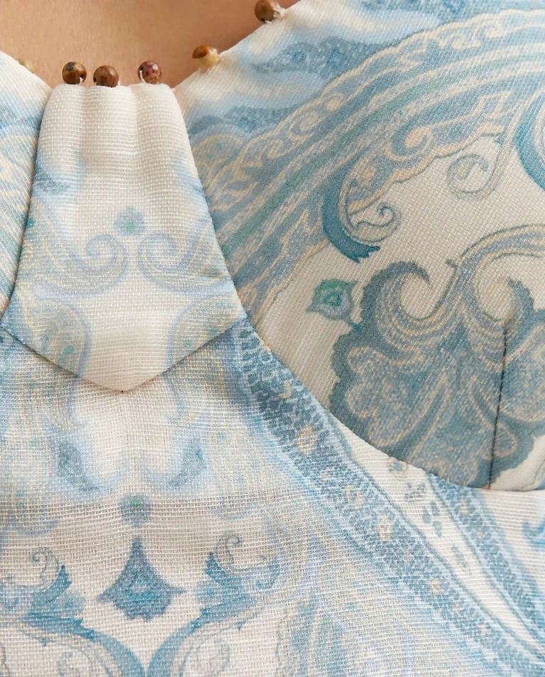 Biało-niebieska sukienka we wzór paisley - Image #4