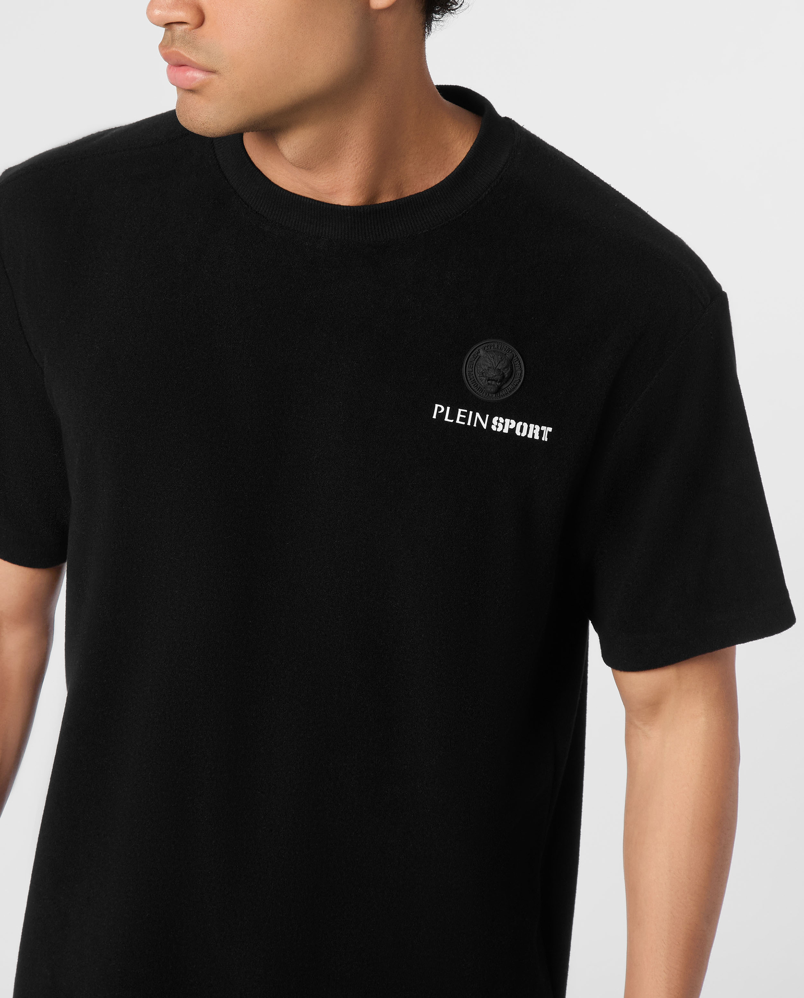 Czarna koszulka z okrągłym dekoltem - Image #4