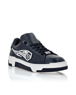 Granatowe sneakersy Low Top z naszywką - Image #1
