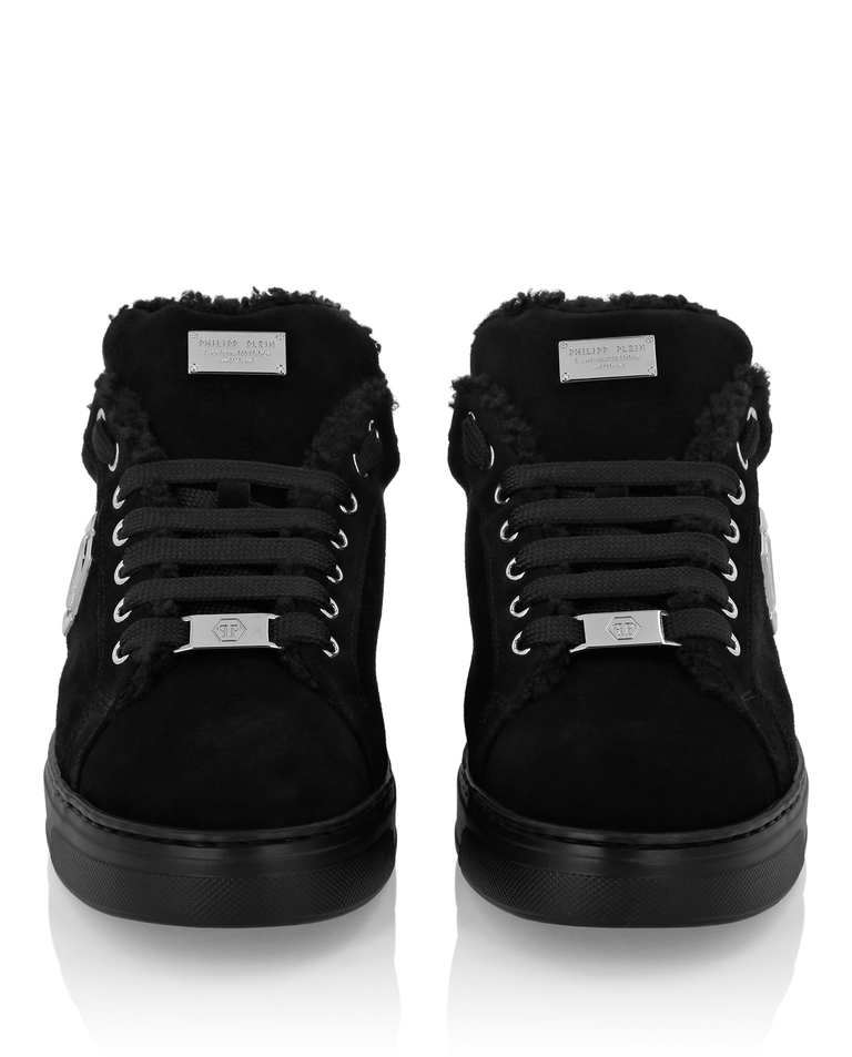 Zamszowe sneakersy z ociepleniem - Image #6