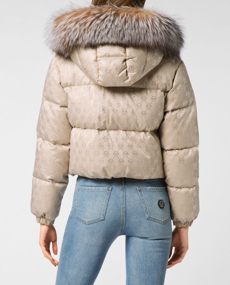 Beżowa kurtka puchowa z monogramem Strass - Image #3