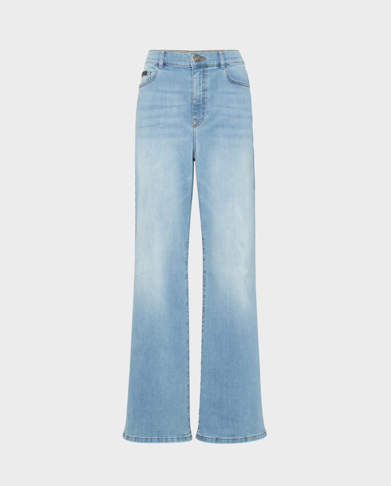 Jasnoniebieskie jeansy Skater Fit Fatale