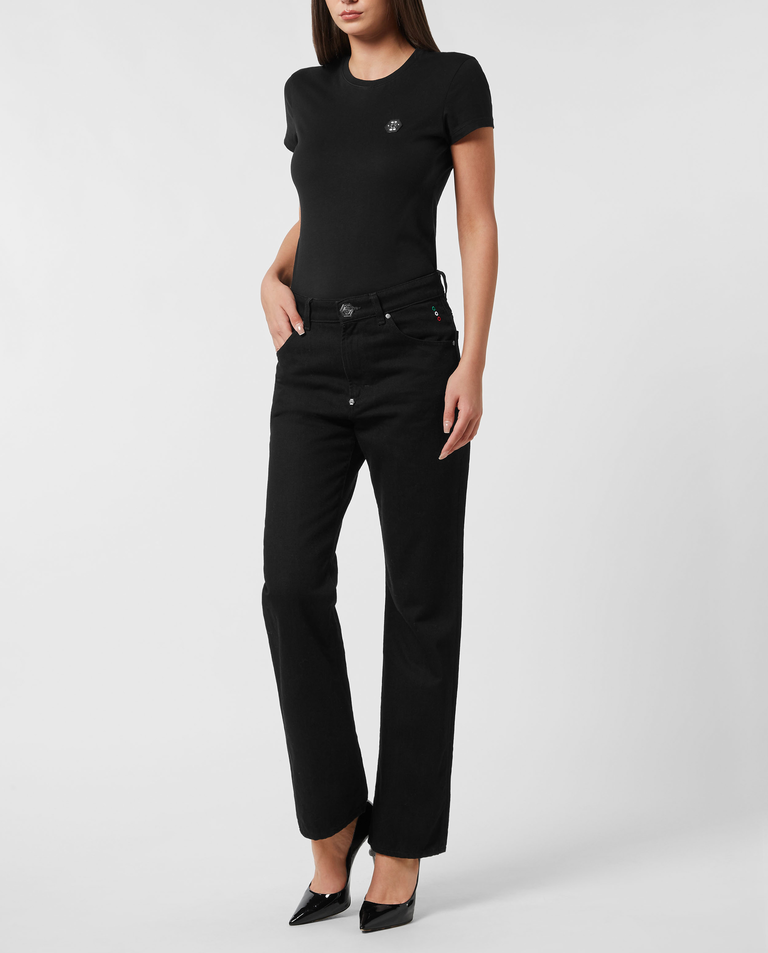 Dżinsy o prostym kroju