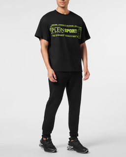 Czarny t-shirt z kontrastowymi napisami - Image #2