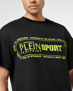 Czarny t-shirt z kontrastowymi napisami - Image #4