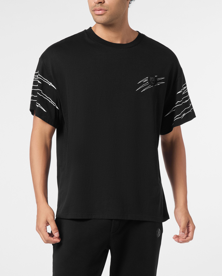 Czarna koszulka z okrągłym dekoltem Scratch