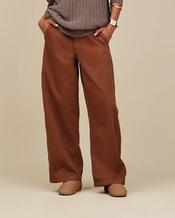 Zamszowe brązowe mule Elea Slip-On z logo - Image #5