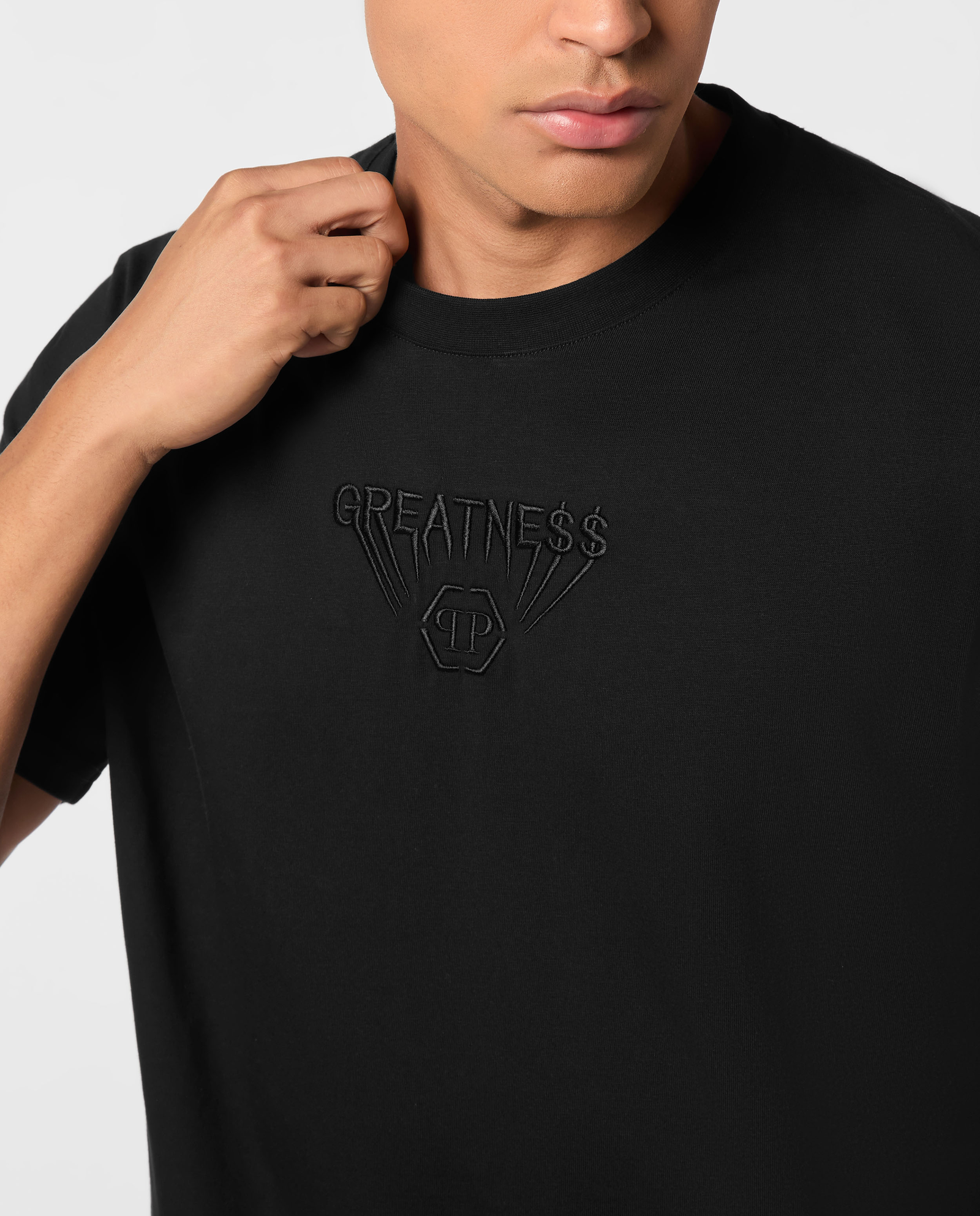 Czarna koszulka z napisem Greatness - Image #4