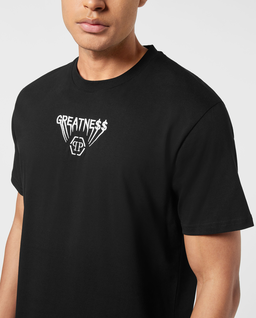 Czarna koszulka z napisem Greatness - Image #4
