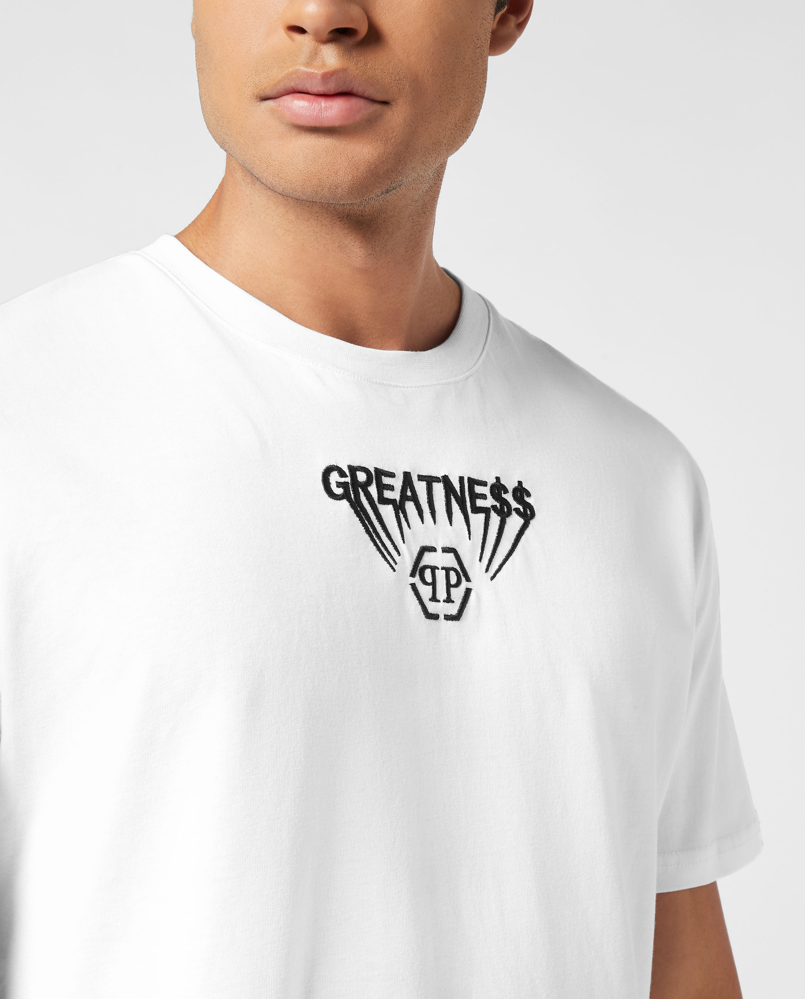 Biała koszulka z napisem Greatness - Image #4