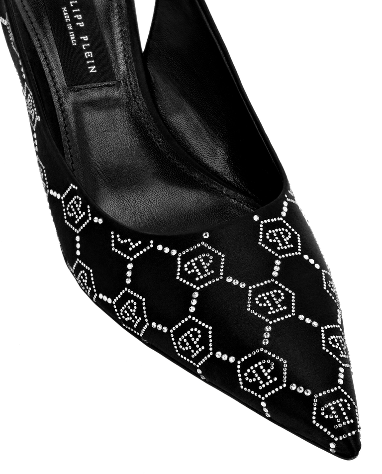 Satynowe szpilki z monogramem - Image #2