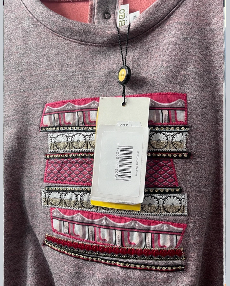 Beżowy sweter z aplikacją - Image #0