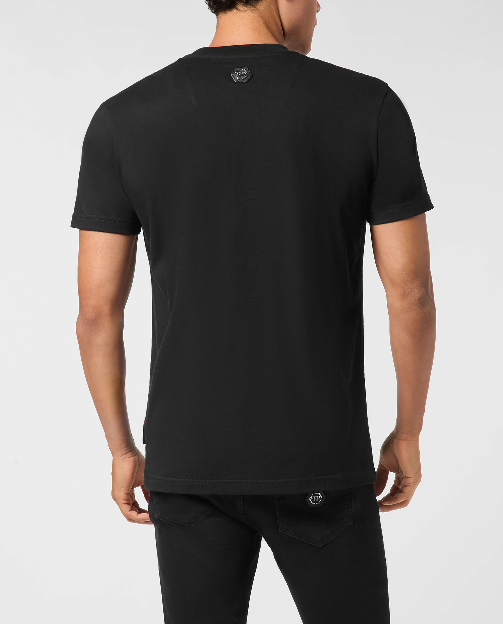Czarna koszulka z ozdobnym logo - Image #3