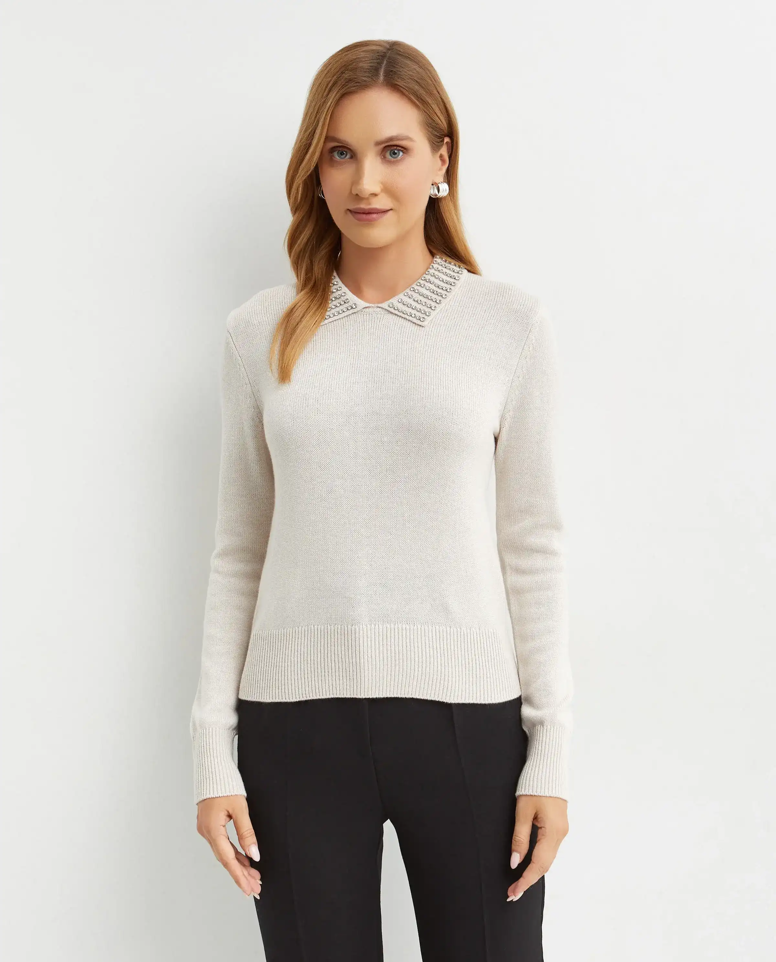 Beżowy sweter z aplikacją - Image #0