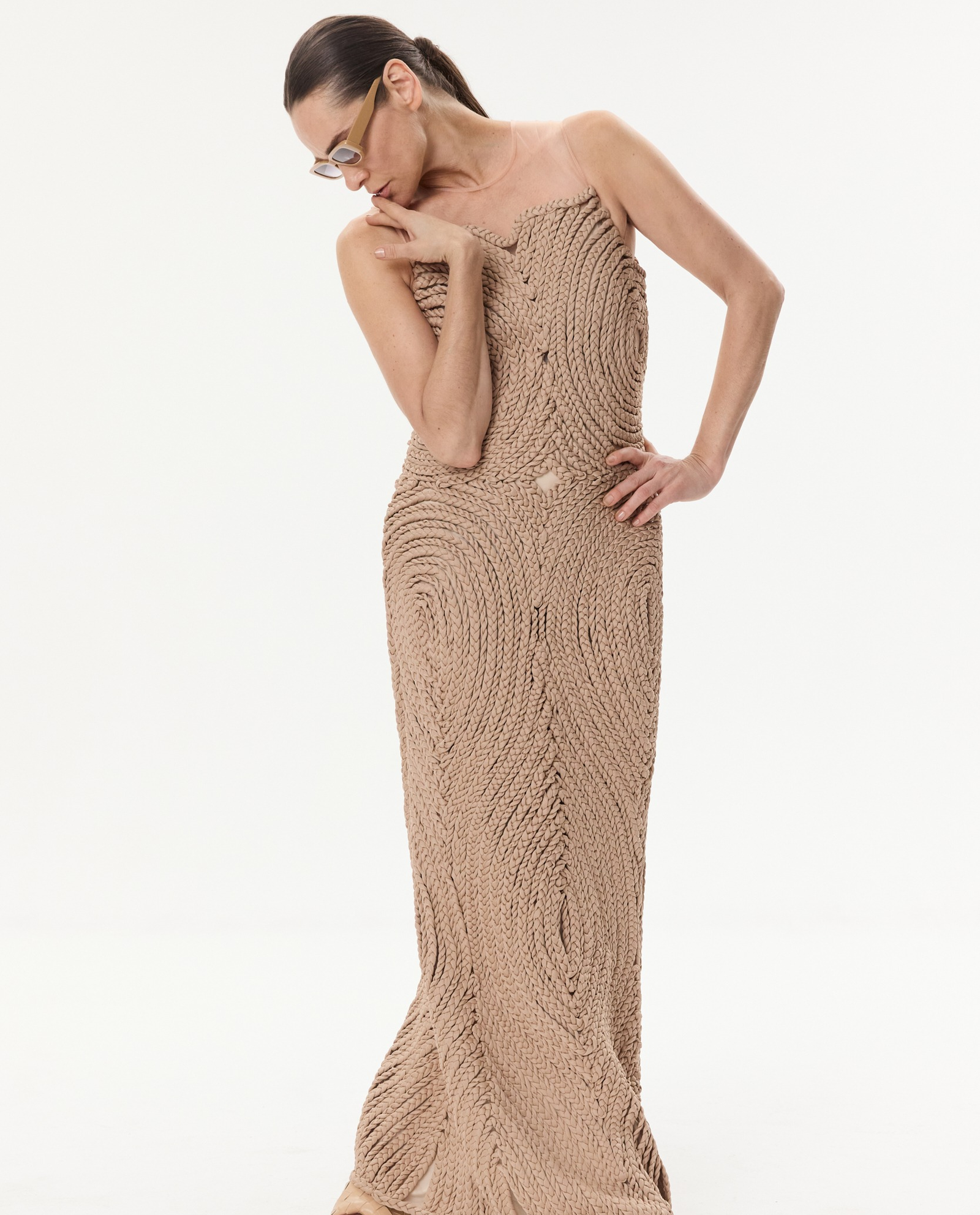 Beżowa ręcznie robiona sukienka - Image #3