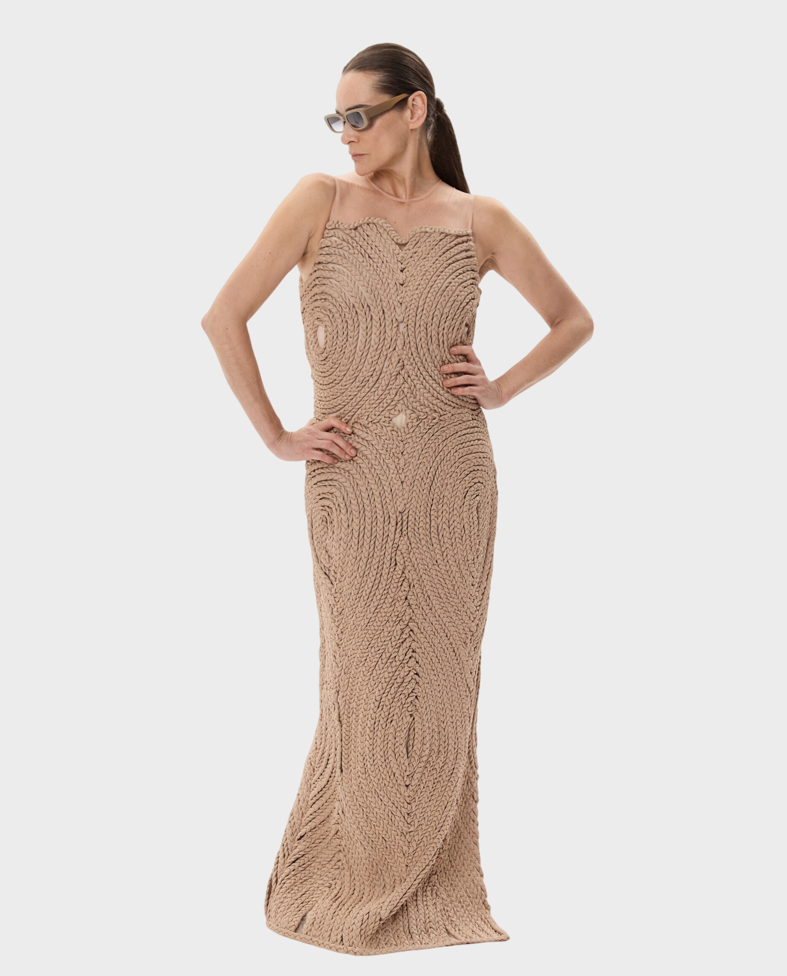 Beżowa ręcznie robiona sukienka - Image #0