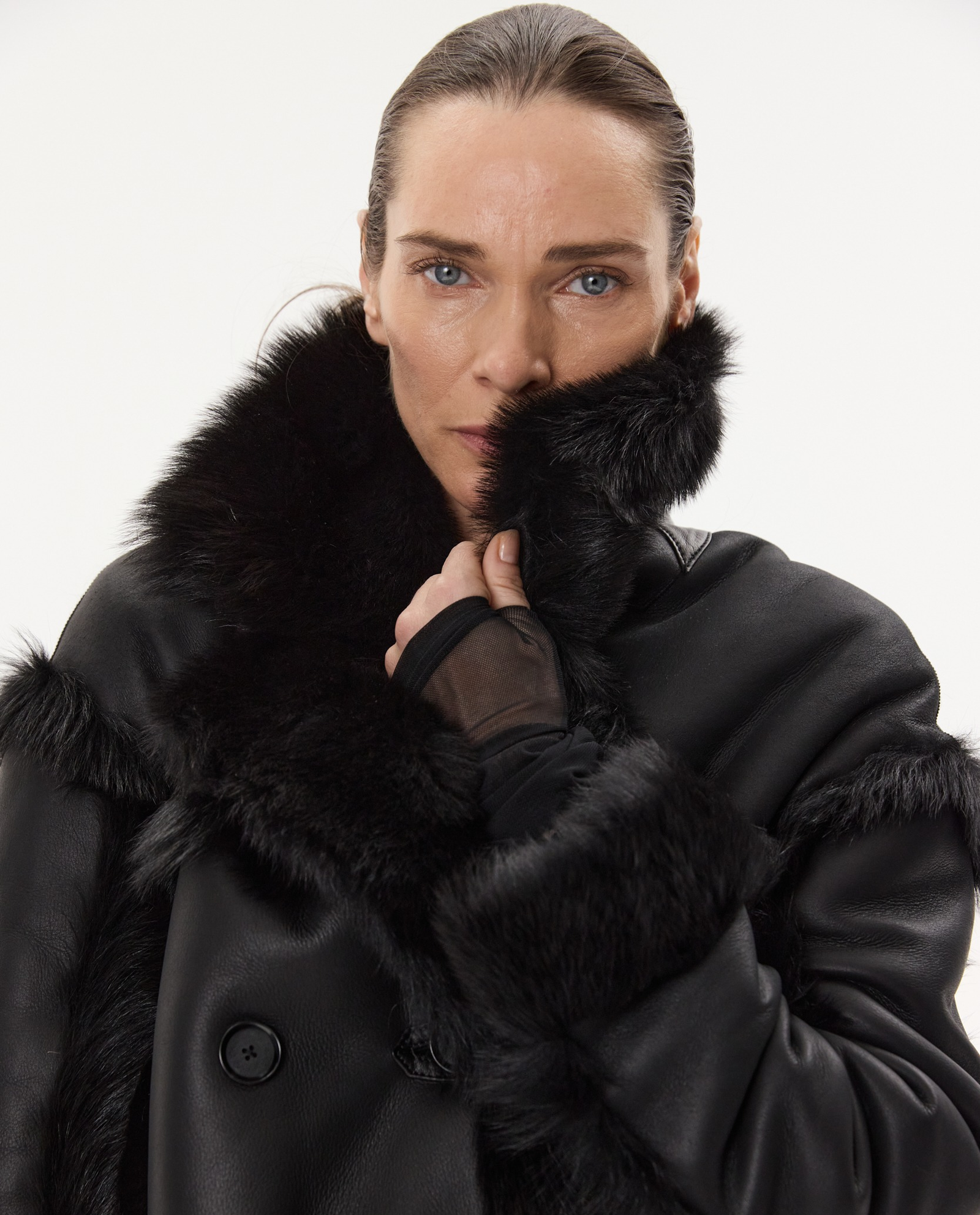 Czarna krótka kurtka - Image #4