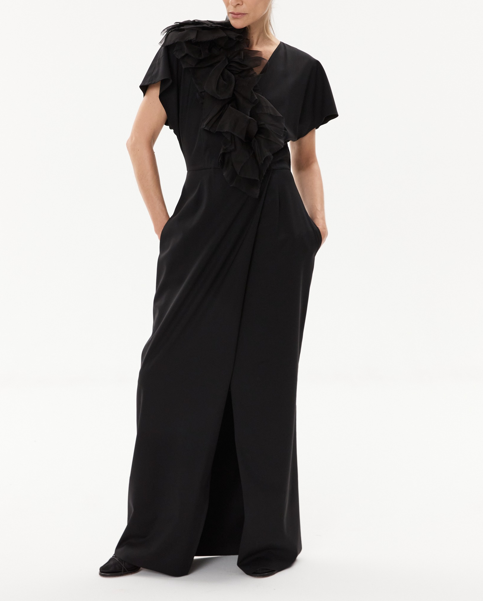 Czarna sukienka z ornamentem - Image #2