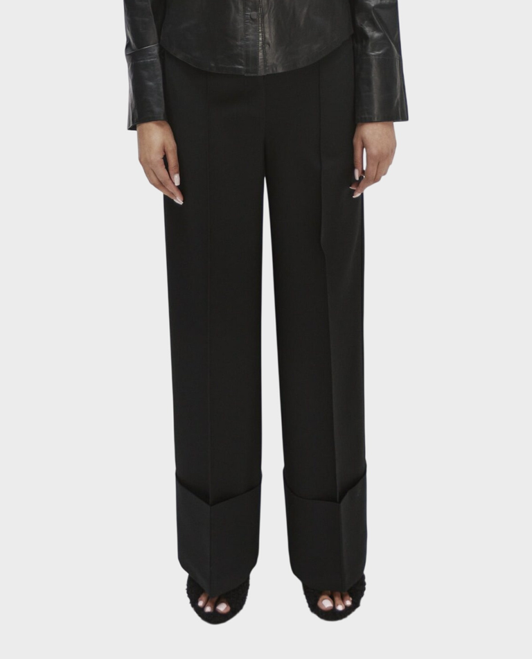 Czarne wełniane spodnie