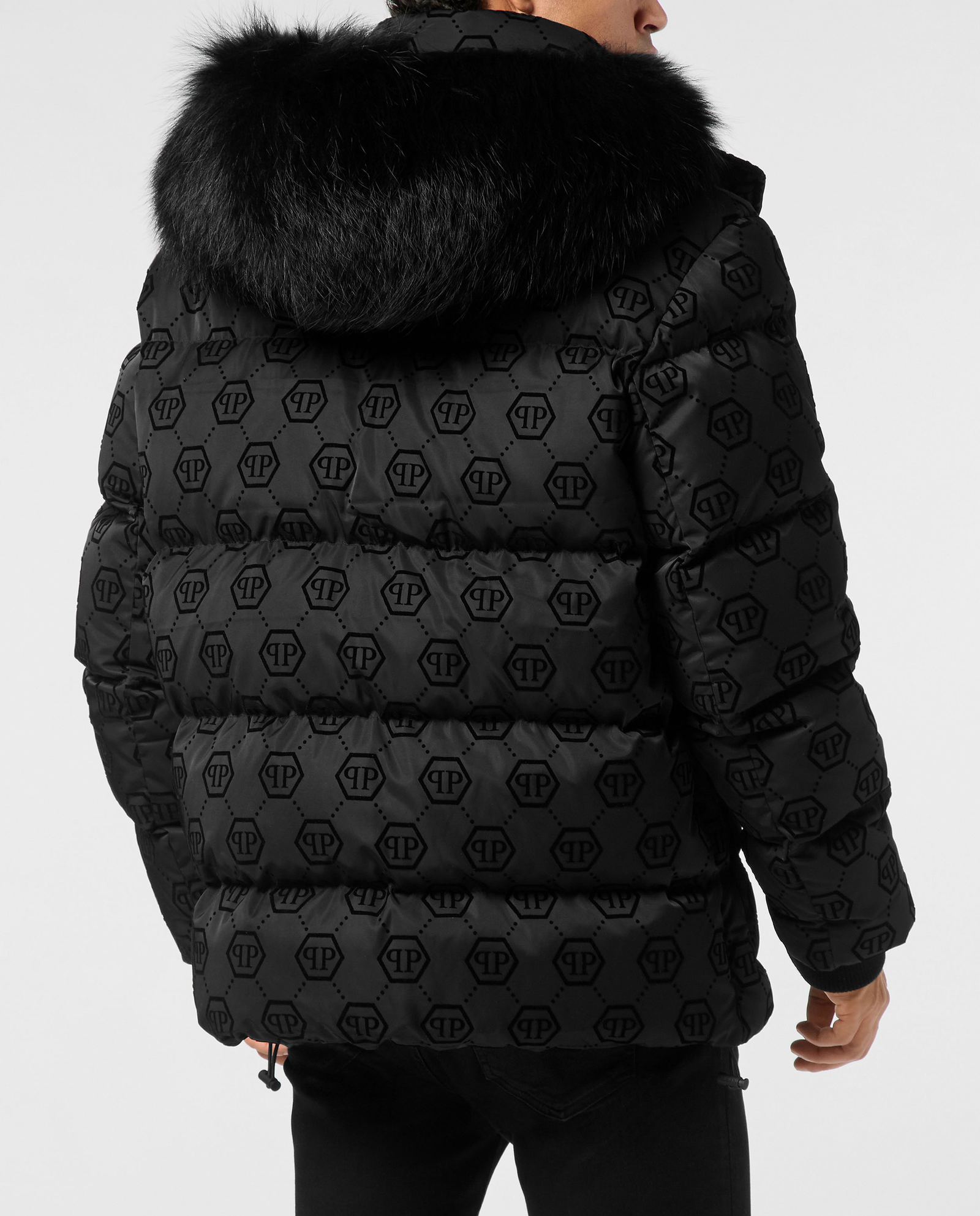 Czarna kurtka puchowa z logowaniem - Image #2