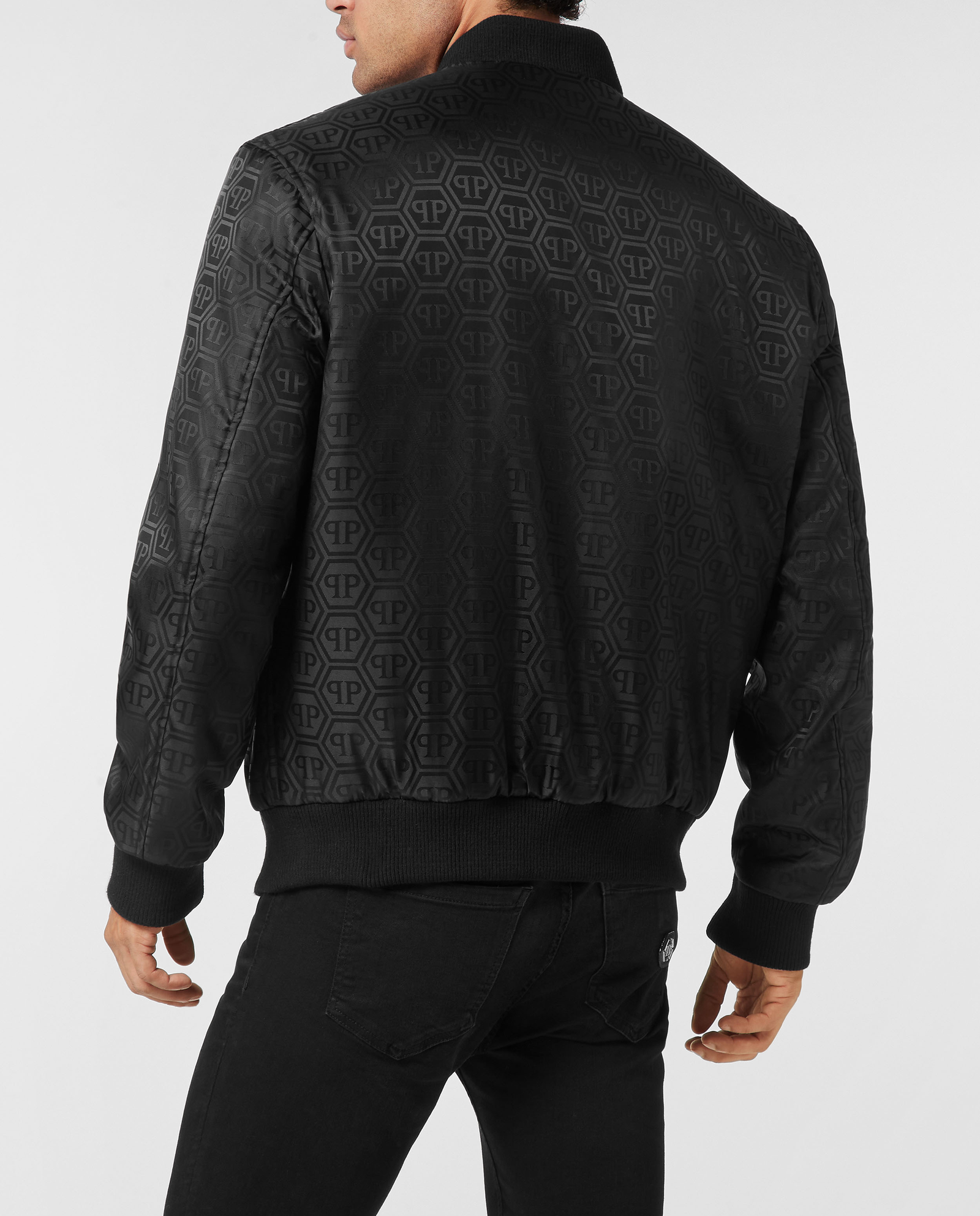 Czarna kurtka bomber z monogramem - Image #3