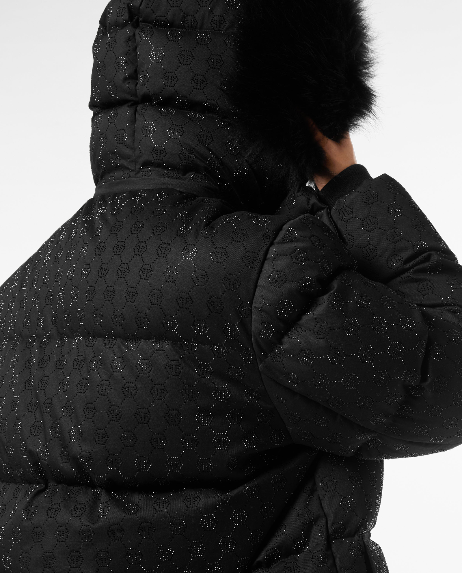 Czarna kurtka puchowa z monogramem - Image #5