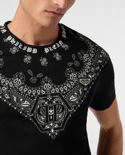 T-shirt z nadrukiem bandany - Image #4