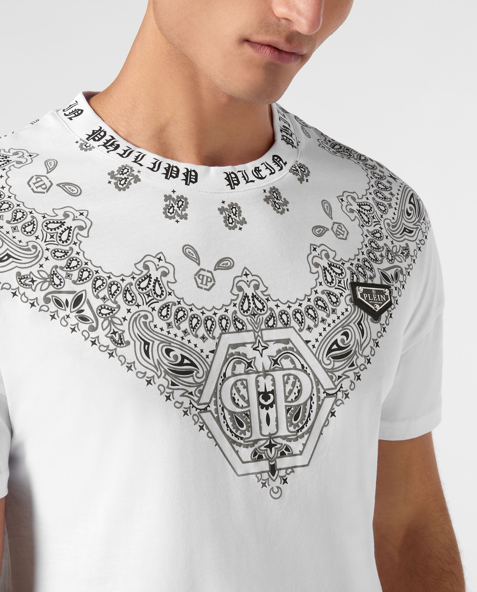 T-shirt z nadrukiem bandany - Image #2