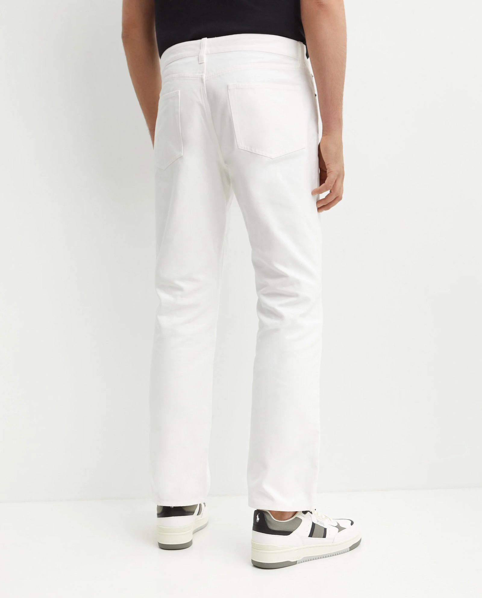 Białe jeansy z logo - Image #2