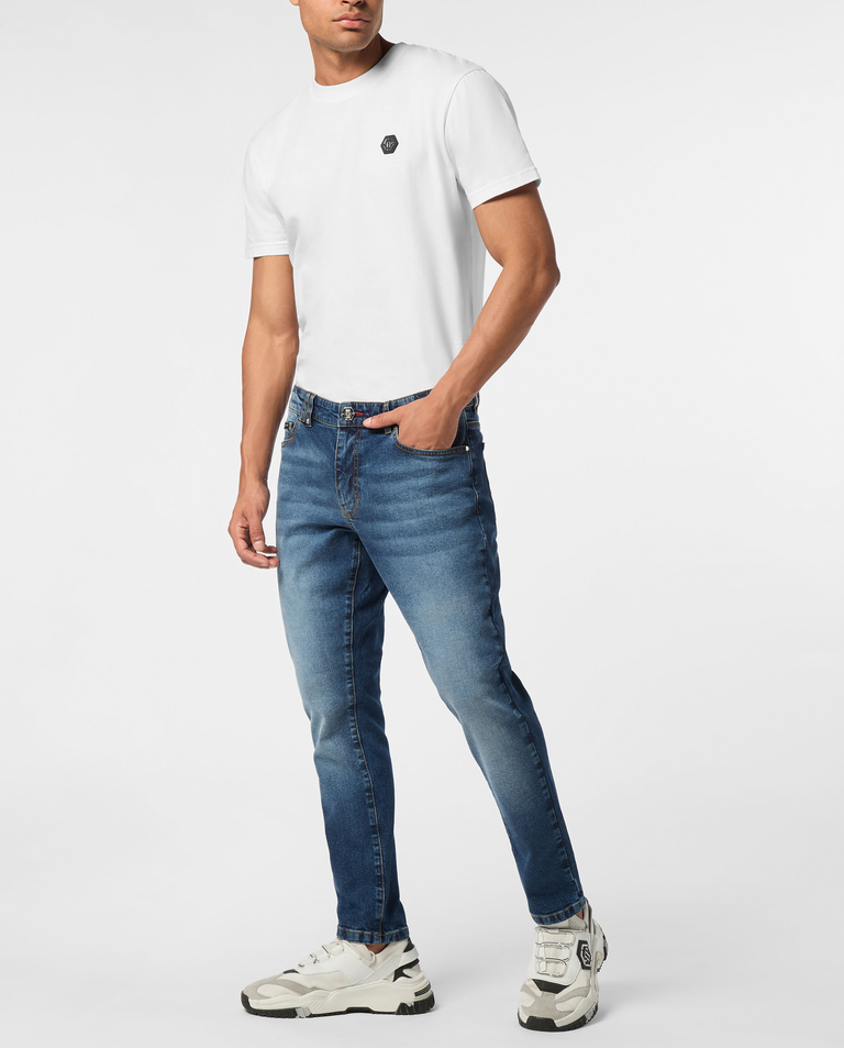 Niebieskie jeansy skinny