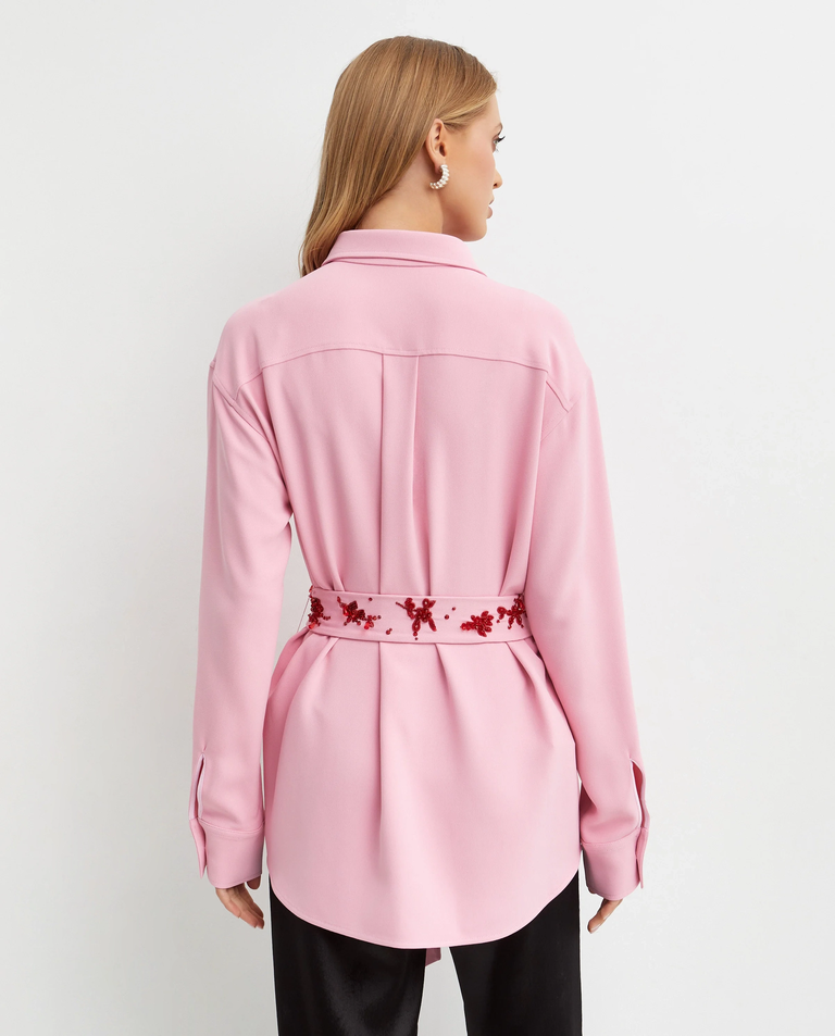 Różowa koszula z ozdobnym paskiem - Image #2