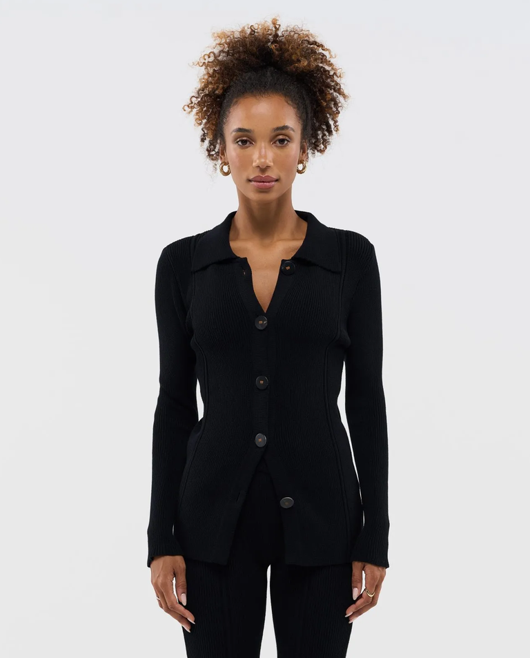 Czarny dzianinowy kardigan