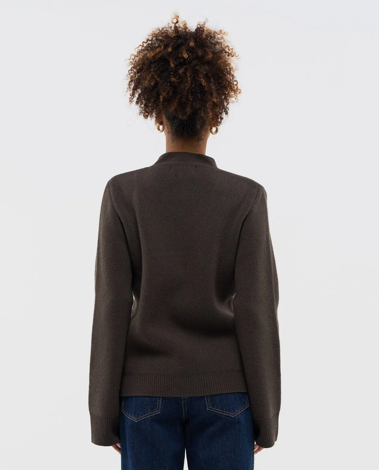 Dzianinowy kardigan z kieszeniami