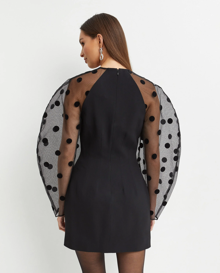 Czarna sukienka mini z tiulowymi rękawami - Image #3