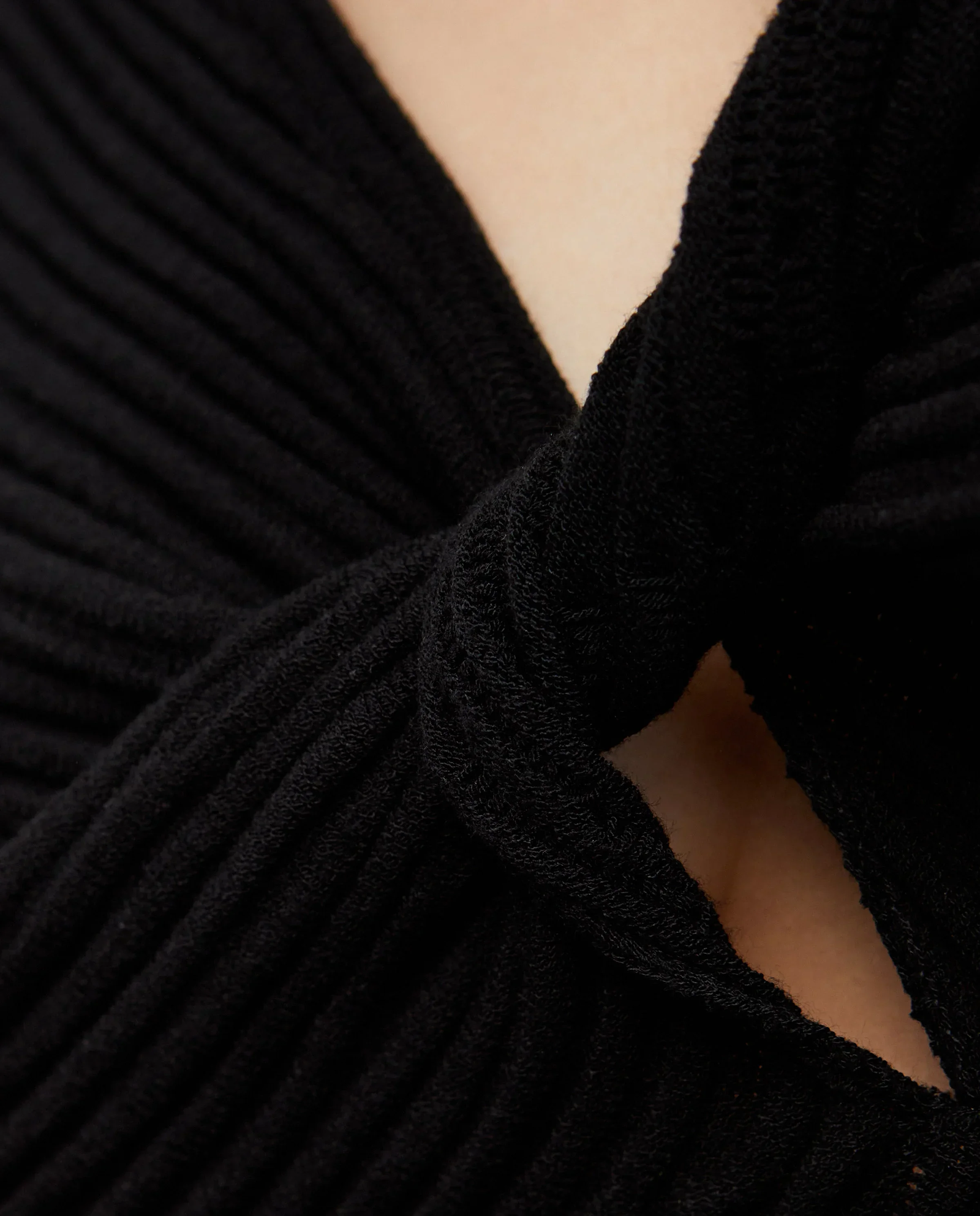 Sukienka z asymetrycznym dekoltem Desai - Image #5