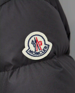 Czarny puchowy płaszcz - Image #4