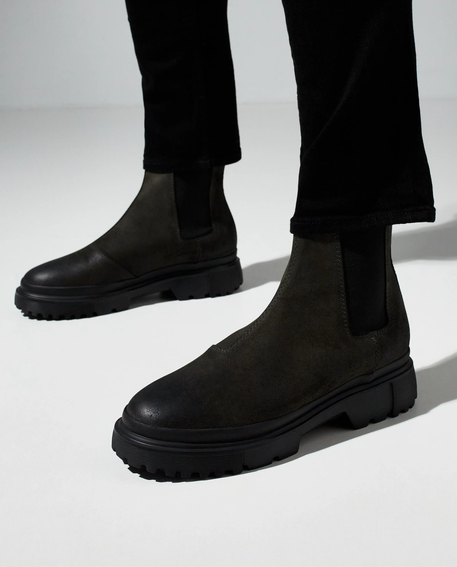 Zamszowe szare botki - Image #0