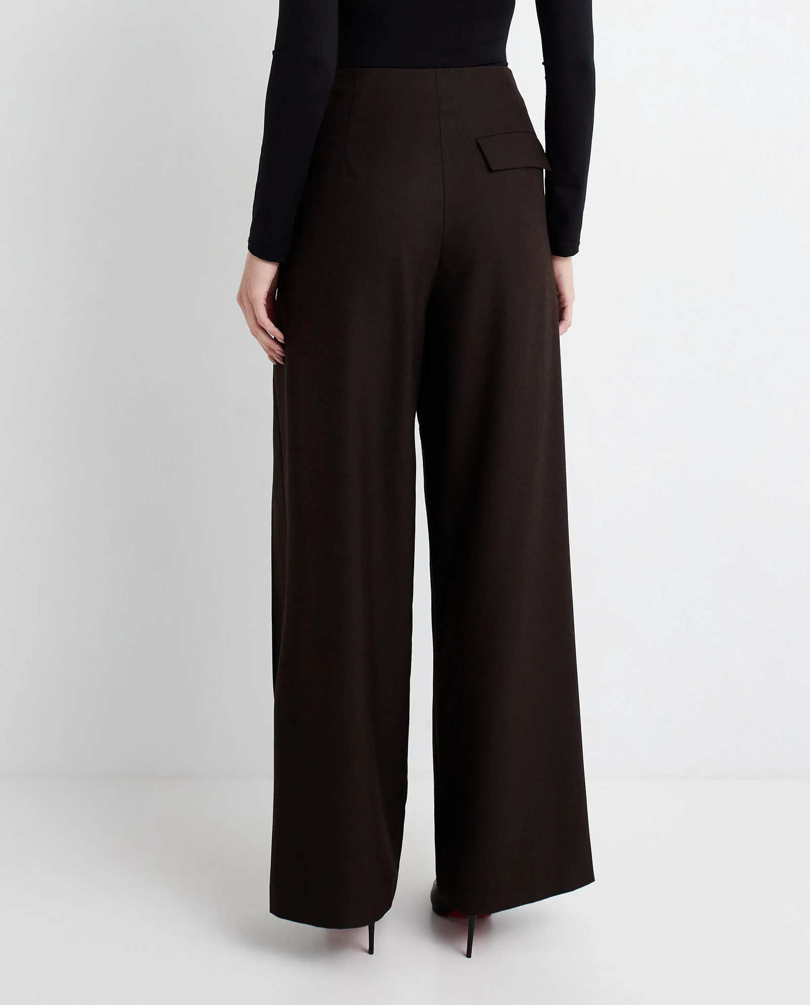 Brązowe spodnie z paskiem - Image #3