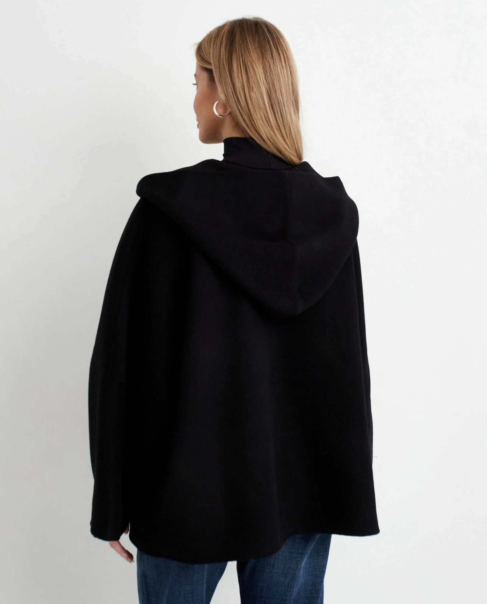 Czarna kurtka z kapturem - Image #3