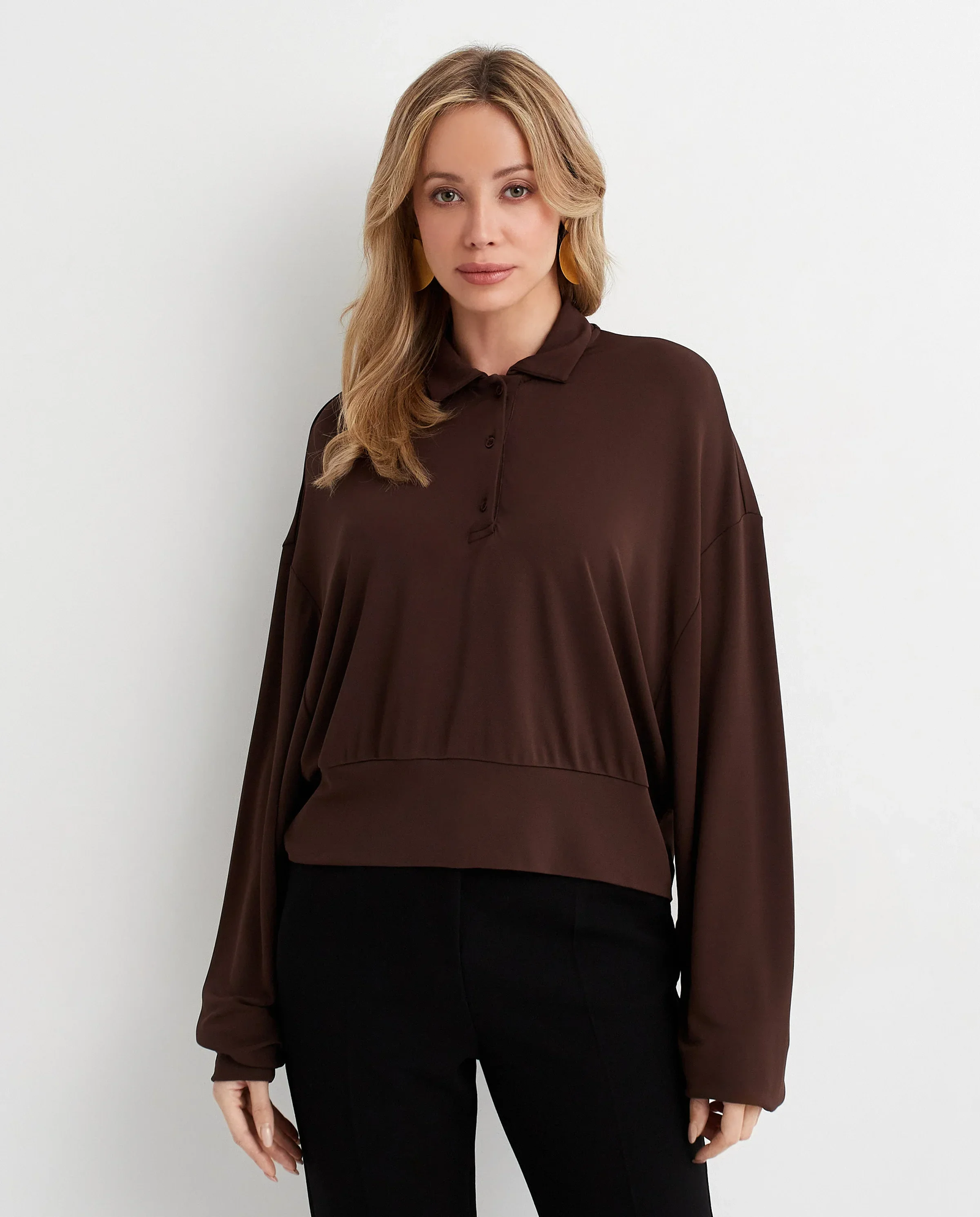 Brązowa bluzka z kołnierzykiem polo - Image #0