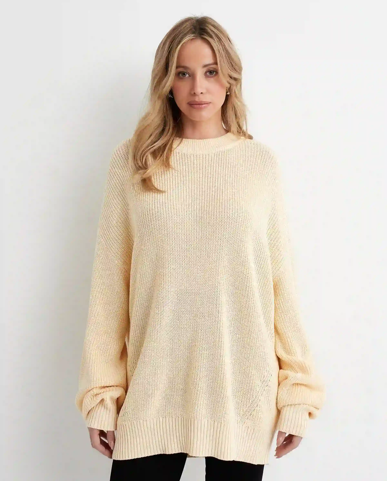 Dzianinowy kremowy sweter