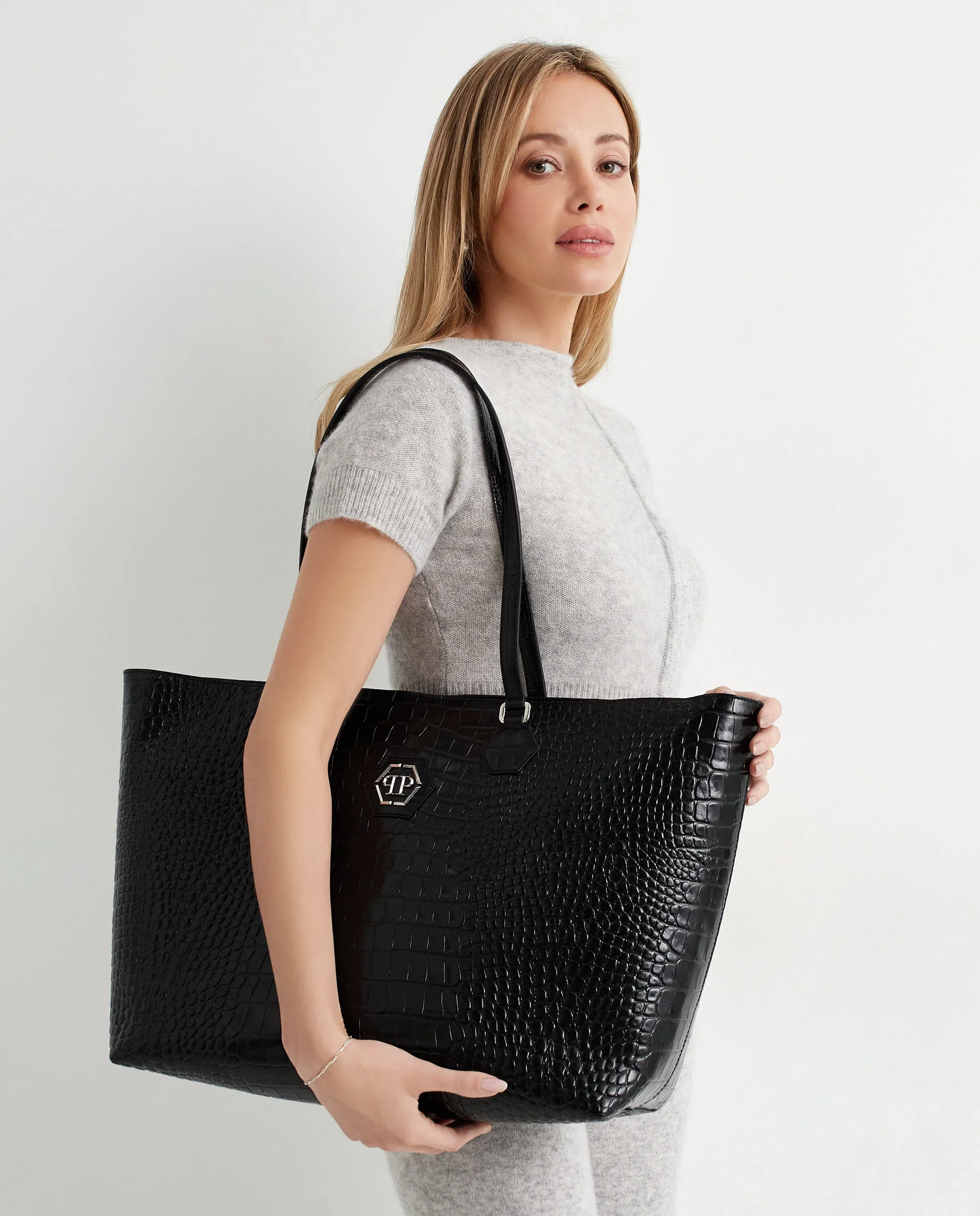 Czarna torebka z tłoczoną skórą Crystal Skull - Image #1