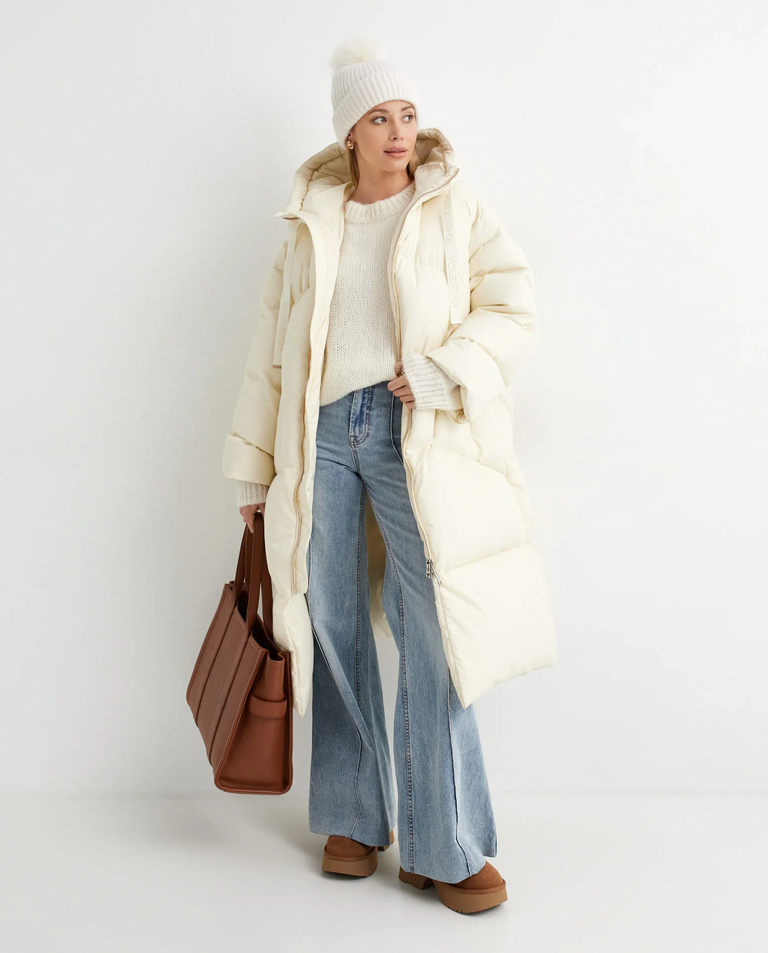 Kremowy puchowy płaszcz - Image #2