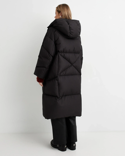 Czarny puchowy płaszcz - Image #3