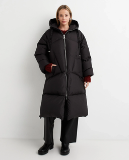 Czarny puchowy płaszcz - Image #0