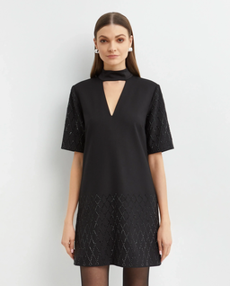 Czarna sukienka zdobiona kryształkami - Image #0