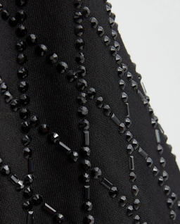 Czarna sukienka zdobiona kryształkami - Image #3