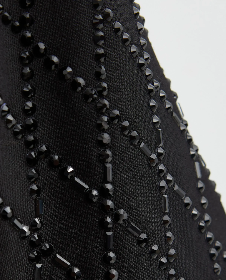 Czarna sukienka zdobiona kryształkami - Image #3