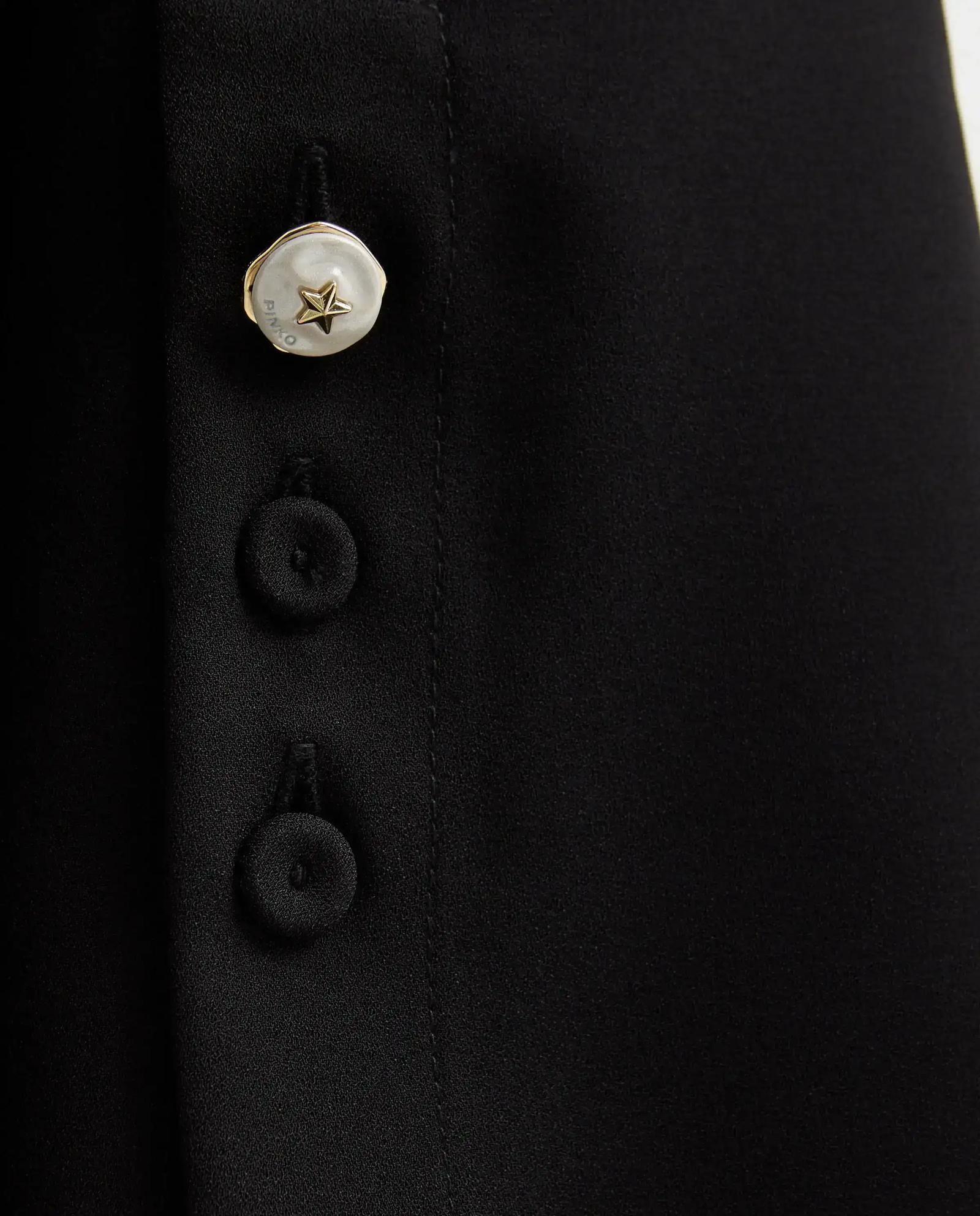 Czarna sukienka mini z falbaną - Image #3